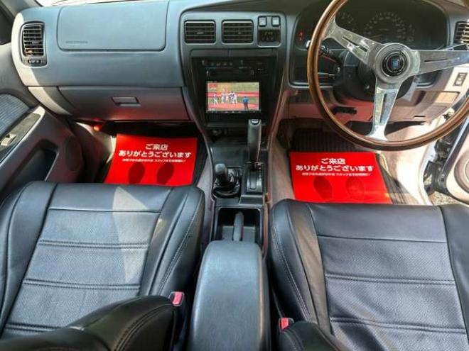 ハイラックスサーフ2.7 SSR-V ワイドボディ 4WD　社外ハンドル/ドラレコ/全塗装済/リフトUP 2700