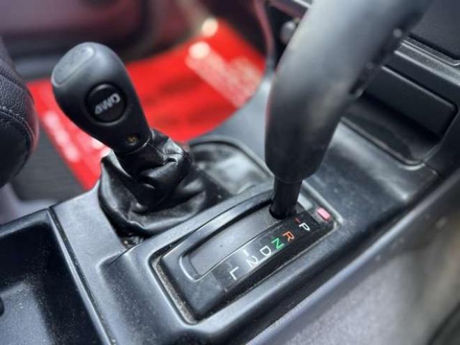 ハイラックスサーフ2.7 SSR-V ワイドボディ 4WD　社外ハンドル/ドラレコ/全塗装済/リフトUP 2700