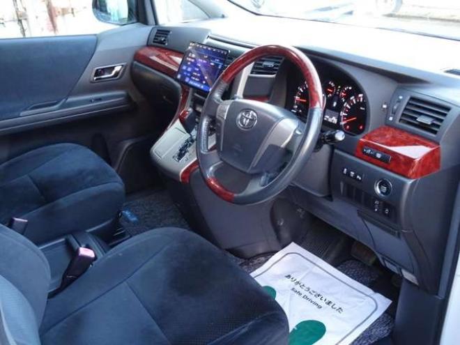ヴェルファイア2.4 Z プラチナセレクション 4WD　9インチナビ・TV・Bt・両側パワスラ 2400