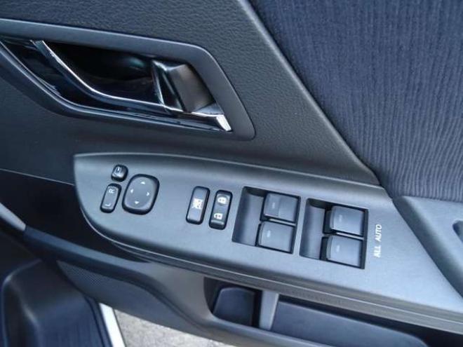 ヴェルファイア2.4 Z プラチナセレクション 4WD　9インチナビ・TV・Bt・両側パワスラ 2400