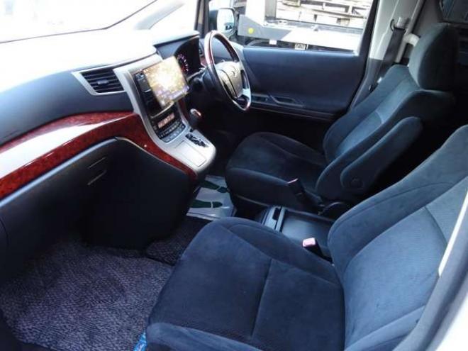ヴェルファイア2.4 Z プラチナセレクション 4WD　9インチナビ・TV・Bt・両側パワスラ 2400