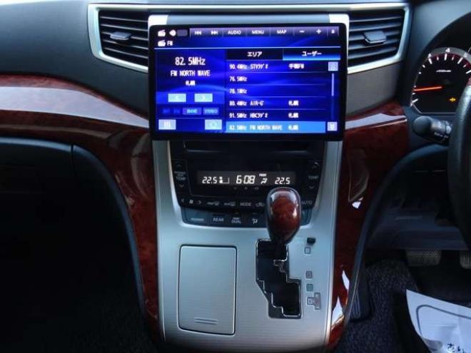 ヴェルファイア2.4 Z プラチナセレクション 4WD　9インチナビ・TV・Bt・両側パワスラ 2400