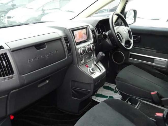 デリカD：5 2.4 M 4WD　リフトアップ・ナビTVバックカメラ・ETC 2400