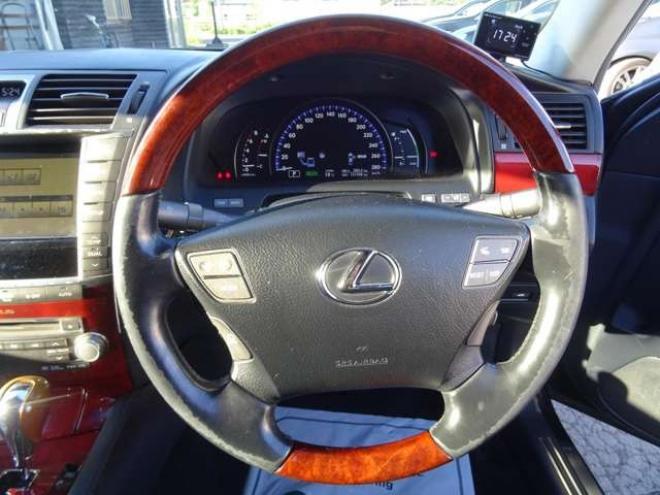 レクサスLSハイブリッド 600h 4WD　社外20AW・革・ウッドコンビ・バックカメラ 5000