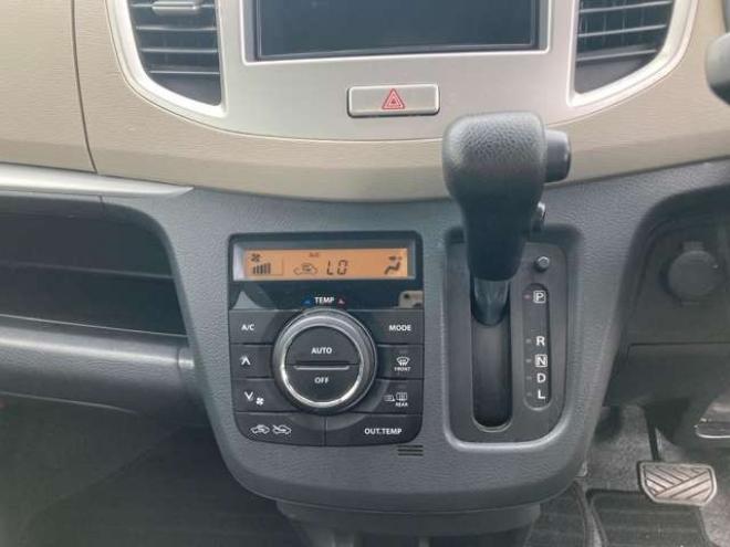 ワゴンRFX リミテッド レーダーブレーキサポート装着車 4WD　夏冬タイヤ プッシュスタート 660