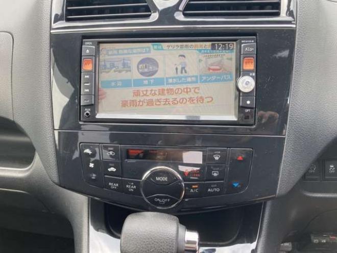 セレナ2.0 ハイウェイスター Vセレクション 4WD　ナビ・TV・ETC F/Dモニター 両側P/S 2000