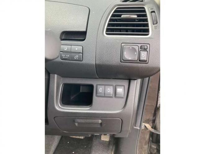 セレナ2.0 ハイウェイスター Vセレクション 4WD　ナビ・TV・ETC F/Dモニター 両側P/S 2000