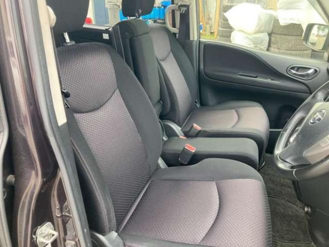 セレナ2.0 ハイウェイスター Vセレクション 4WD　ナビ・TV・ETC F/Dモニター 両側P/S 2000
