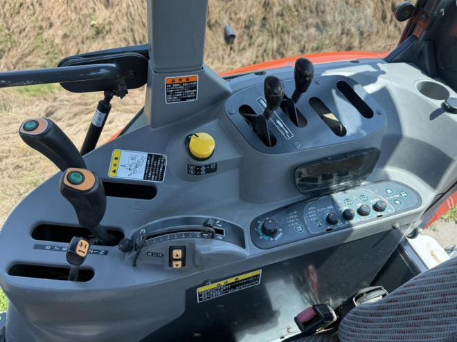 トラクタークボタ パワクロ SMZ85 85馬力 2711アワー