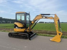 バックホー　油圧ショベル CAT 303CR 3トンクラス 0.1m3