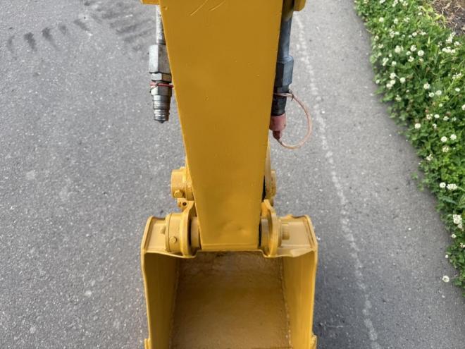 バックホー油圧ショベル CAT 303CR 3トンクラス 0.1m3