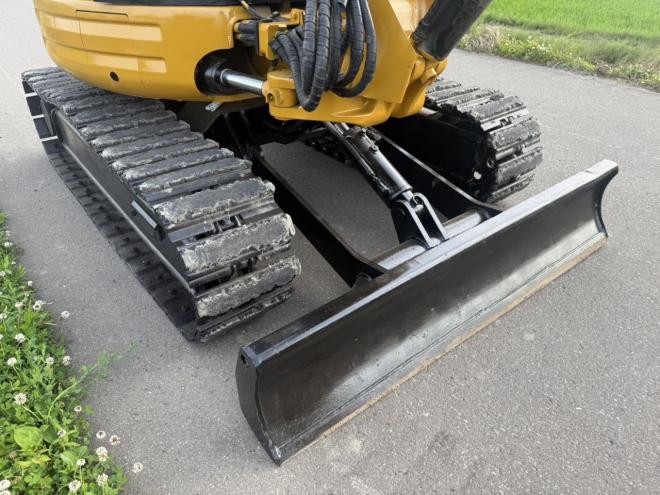 バックホー油圧ショベル CAT 303CR 3トンクラス 0.1m3