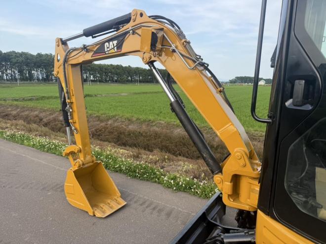 バックホー油圧ショベル CAT 303CR 3トンクラス 0.1m3