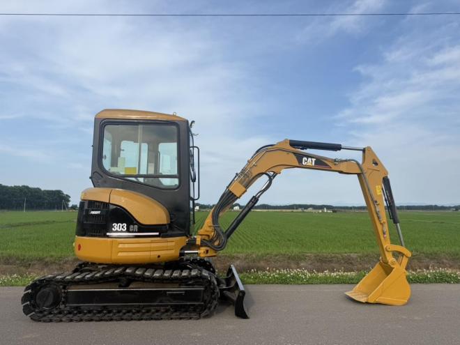 バックホー油圧ショベル CAT 303CR 3トンクラス 0.1m3