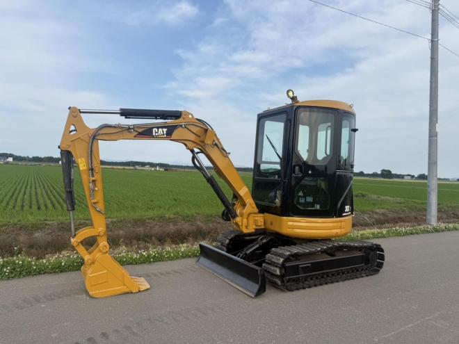 バックホー油圧ショベル CAT 303CR 3トンクラス 0.1m3