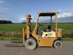 フォークリフト　TCM FD20Z5 2トン ディーゼル 