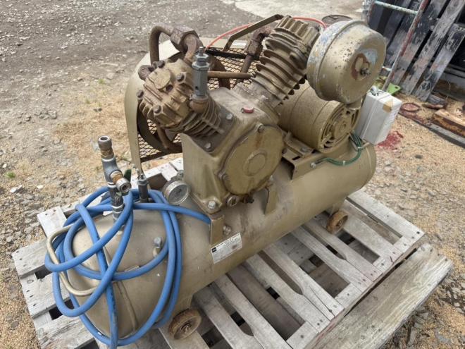 コンプレッサー東芝 2.2kw 3馬力 TOSCON エアコンプレッサー