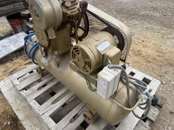 コンプレッサー東芝 2.2kw 3馬力 TOSCON エアコンプレッサー