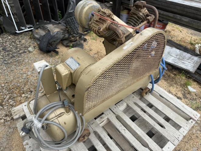 コンプレッサー東芝 2.2kw 3馬力 TOSCON エアコンプレッサー