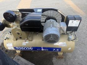 コンプレッサー　東芝 7.5kw 10馬力 TOSCON エアコンプレッサー
