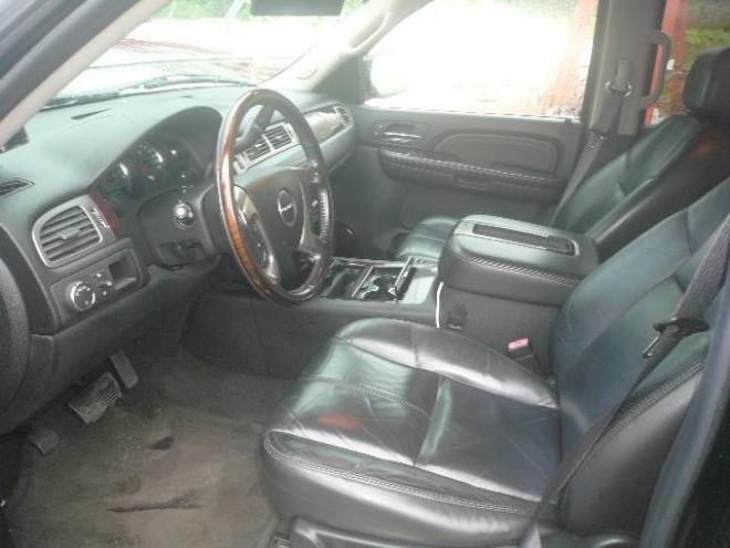 GMCユーコンデナリ 4WD 6200 5Dr