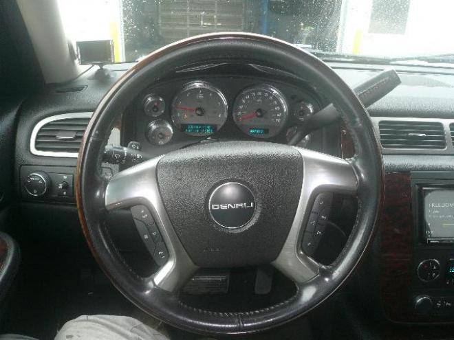 GMCユーコンデナリ 4WD 6200 5Dr