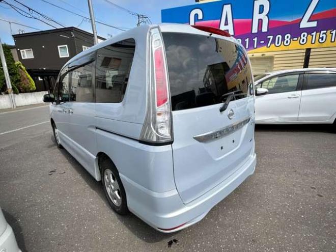 セレナ2.0 ハイウェイスター Vセレクション 4WD　左右電動スライドドア 2000