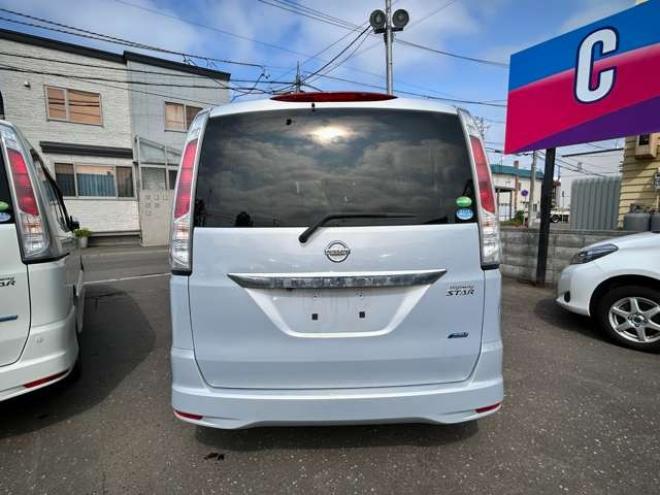 セレナ2.0 ハイウェイスター Vセレクション 4WD　左右電動スライドドア 2000