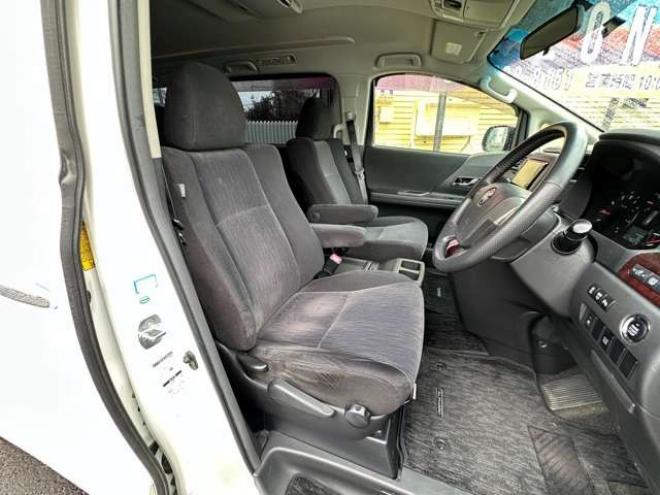 アルファード2.4 240S 4WD　両側パワースライドドア　フルセグTV 2400