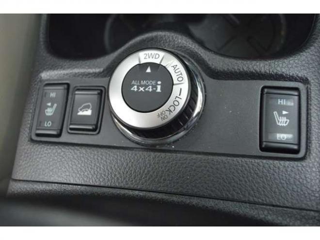 エクストレイル2.0 モード・プレミア エマージェンシーブレーキパッケージ 2列車 4WD　1オ-ナ-特別仕様エマージェンシーブレーキ 2000