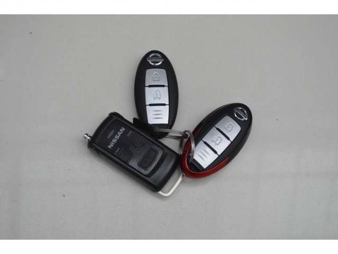 エクストレイル2.0 モード・プレミア エマージェンシーブレーキパッケージ 2列車 4WD　1オ-ナ-特別仕様エマージェンシーブレーキ 2000