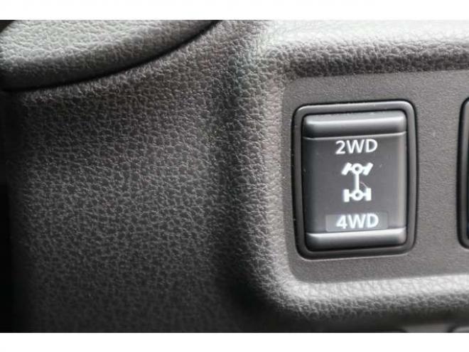 ノート1.2 e-POWER B FOUR 4WD　社外ナビ　車両接近通報　車線逸脱警報 1200
