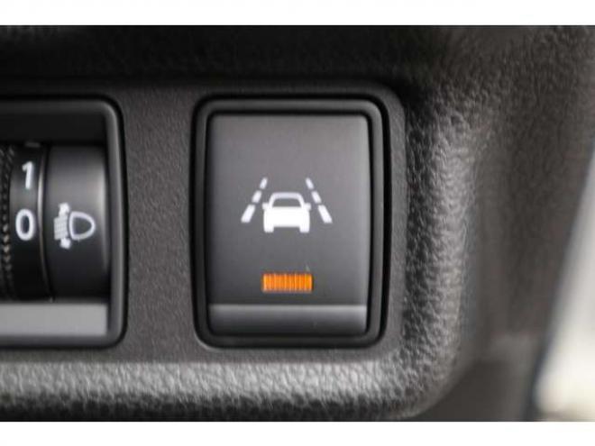 ノート1.2 e-POWER B FOUR 4WD　社外ナビ　車両接近通報　車線逸脱警報 1200