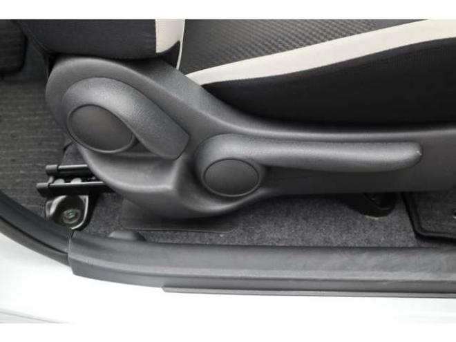 ノート1.2 e-POWER B FOUR 4WD　社外ナビ　車両接近通報　車線逸脱警報 1200