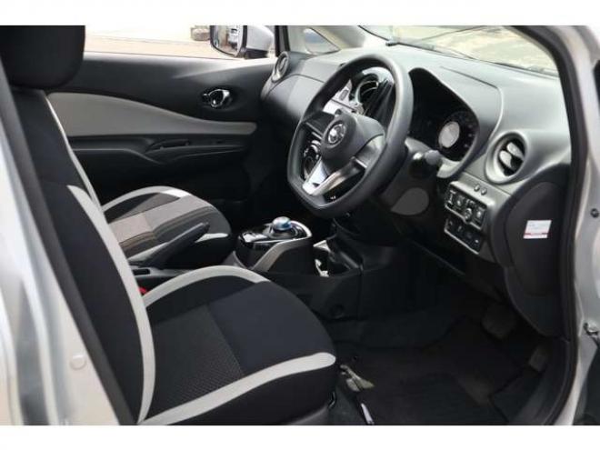 ノート1.2 e-POWER B FOUR 4WD　社外ナビ　車両接近通報　車線逸脱警報 1200