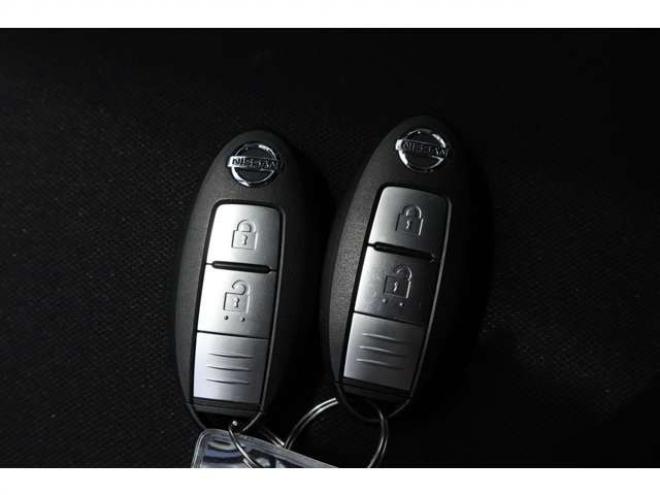 ノート1.2 e-POWER B FOUR 4WD　社外ナビ　車両接近通報　車線逸脱警報 1200
