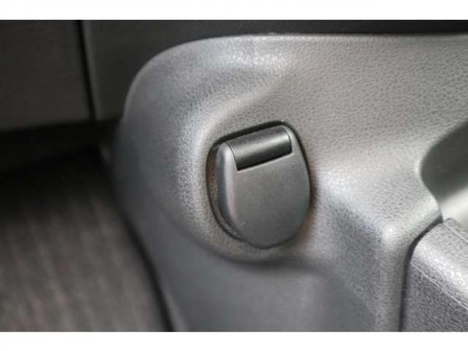ノート1.2 e-POWER B FOUR 4WD　社外ナビ　車両接近通報　車線逸脱警報 1200