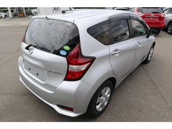 ノート1.2 e-POWER B FOUR 4WD　社外ナビ　車両接近通報　車線逸脱警報 1200