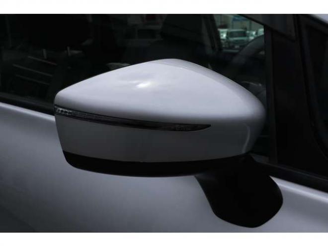 ノート1.2 e-POWER B FOUR 4WD　社外ナビ　車両接近通報　車線逸脱警報 1200