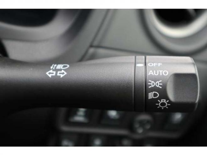 ノート1.2 e-POWER B FOUR 4WD　社外ナビ　車両接近通報　車線逸脱警報 1200