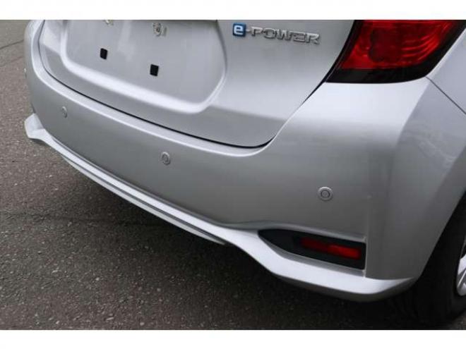 ノート1.2 e-POWER B FOUR 4WD　社外ナビ　車両接近通報　車線逸脱警報 1200
