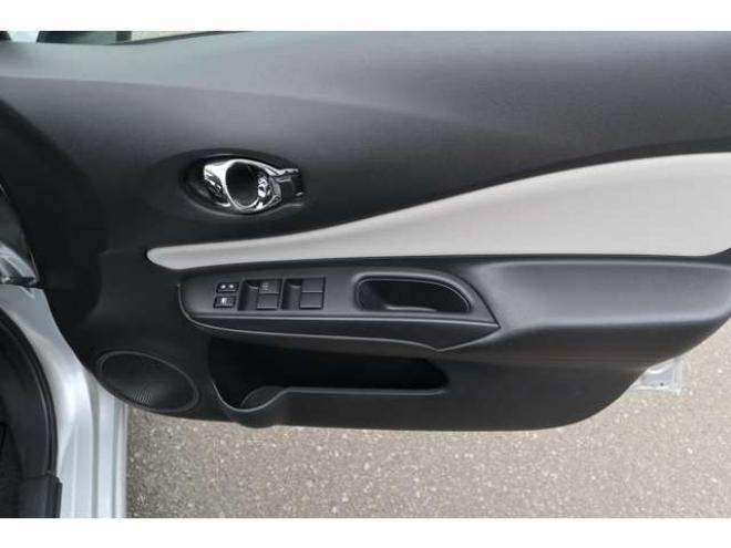 ノート1.2 e-POWER B FOUR 4WD　社外ナビ　車両接近通報　車線逸脱警報 1200