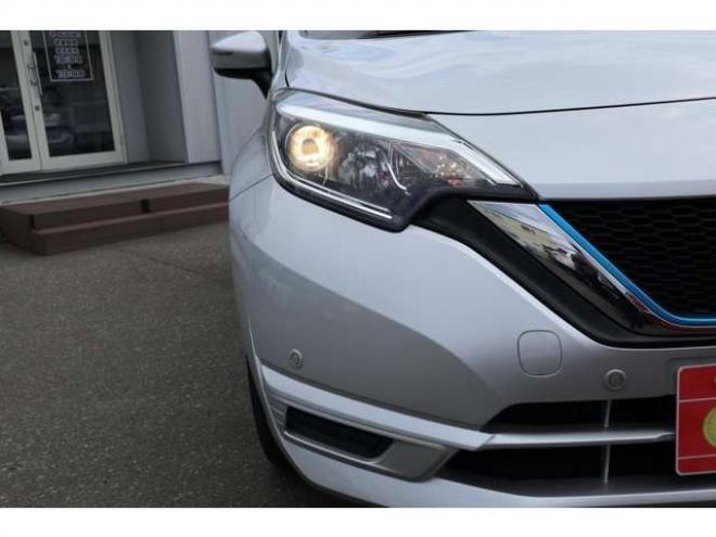 ノート1.2 e-POWER B FOUR 4WD　社外ナビ　車両接近通報　車線逸脱警報 1200