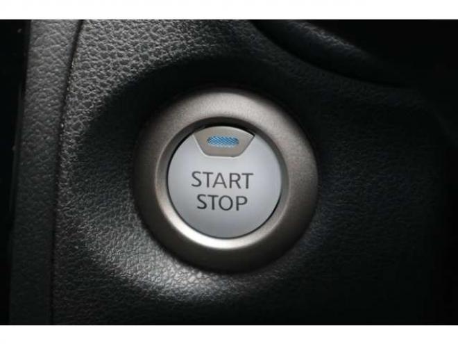 ノート1.2 e-POWER B FOUR 4WD　社外ナビ　車両接近通報　車線逸脱警報 1200