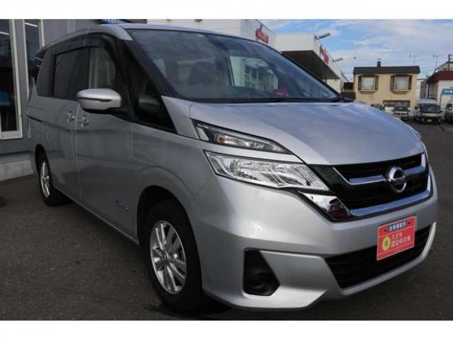 セレナ2.0 X 4WD　CDプレイヤー　クルコン　オートライト 2000
