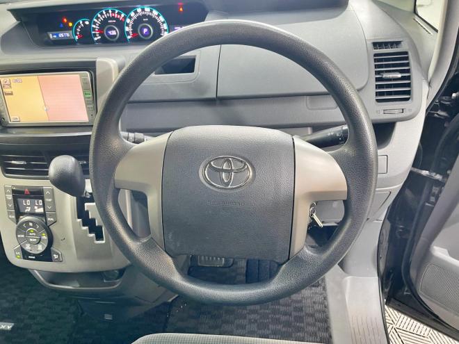 ヴォクシー2.0X Lエディション 4WD 5年保証 パワスラ ナビTV Bカメ ETC 寒冷地仕様 禁煙 車検整備2年付