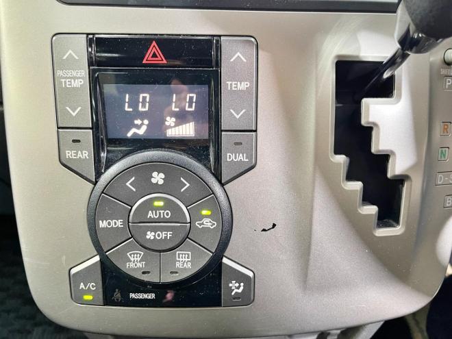 ヴォクシー2.0X Lエディション 4WD 5年保証 パワスラ ナビTV Bカメ ETC 寒冷地仕様 禁煙 車検整備2年付