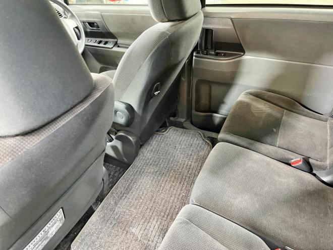 ヴォクシー2.0X Lエディション 4WD 5年保証 パワスラ ナビTV Bカメ ETC 寒冷地仕様 禁煙 車検整備2年付