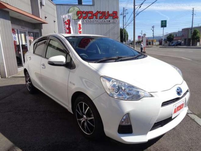 アクア1.5 S　スマートキー　純正ナビ　バックカメラ 2WD 1500