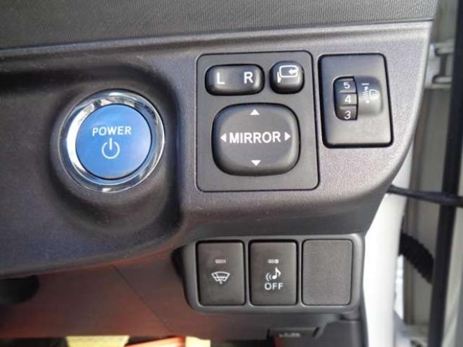 アクア1.5 S　スマートキー　純正ナビ　バックカメラ 2WD 1500